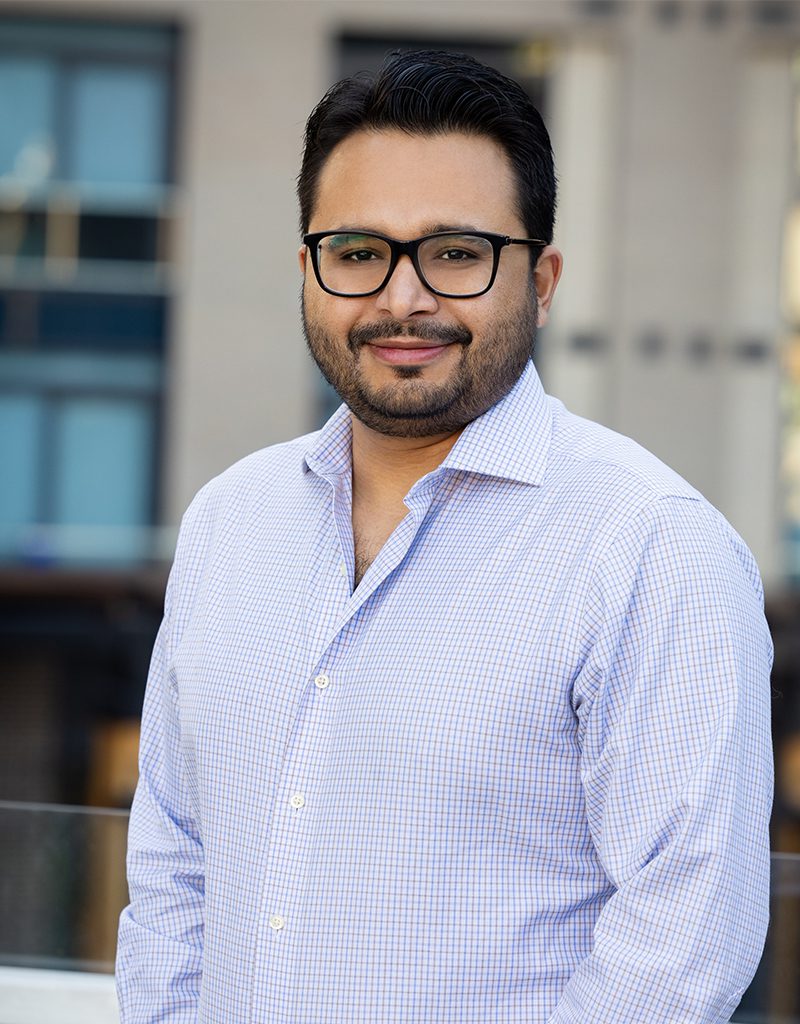 Sriyas Pande Headshot - 2023